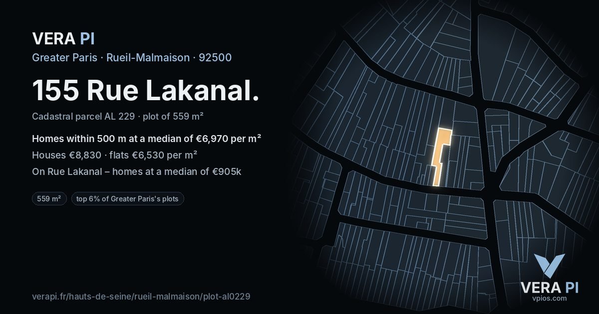 155 Rue Lakanal, Rueil-Malmaison at night – the plot lit, the parcels around coloured by the prices near them