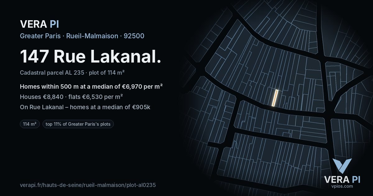 147 Rue Lakanal, Rueil-Malmaison at night – the plot lit, the parcels around coloured by the prices near them