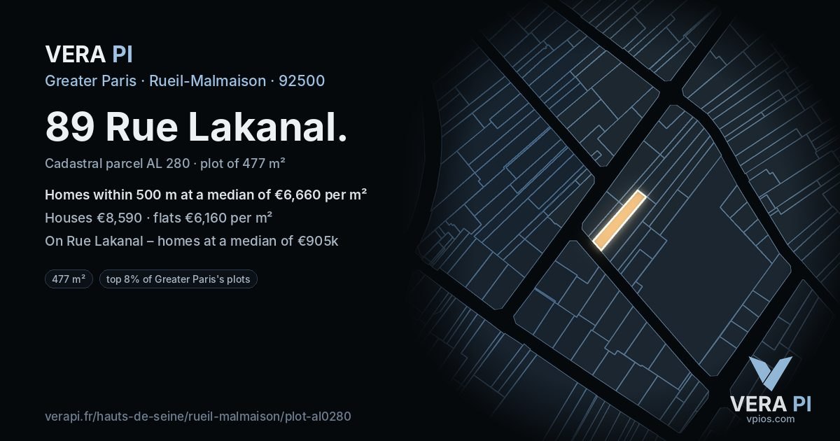89 Rue Lakanal, Rueil-Malmaison at night – the plot lit, the parcels around coloured by the prices near them