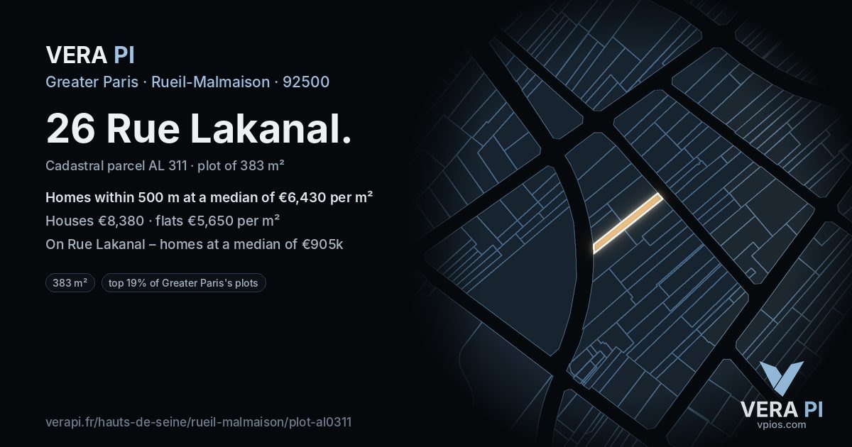 26 Rue Lakanal, Rueil-Malmaison at night – the plot lit, the parcels around coloured by the prices near them