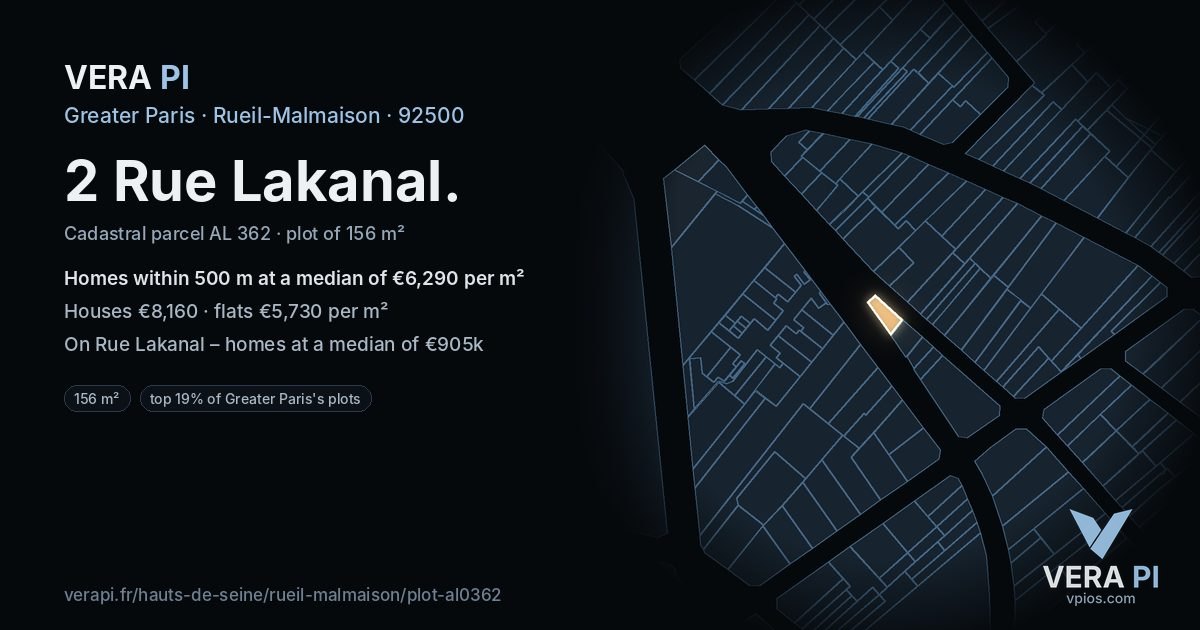 2 Rue Lakanal, Rueil-Malmaison at night – the plot lit, the parcels around coloured by the prices near them