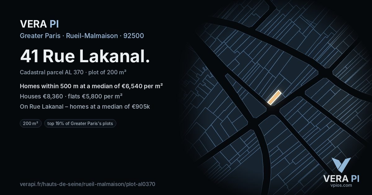 41 Rue Lakanal, Rueil-Malmaison at night – the plot lit, the parcels around coloured by the prices near them