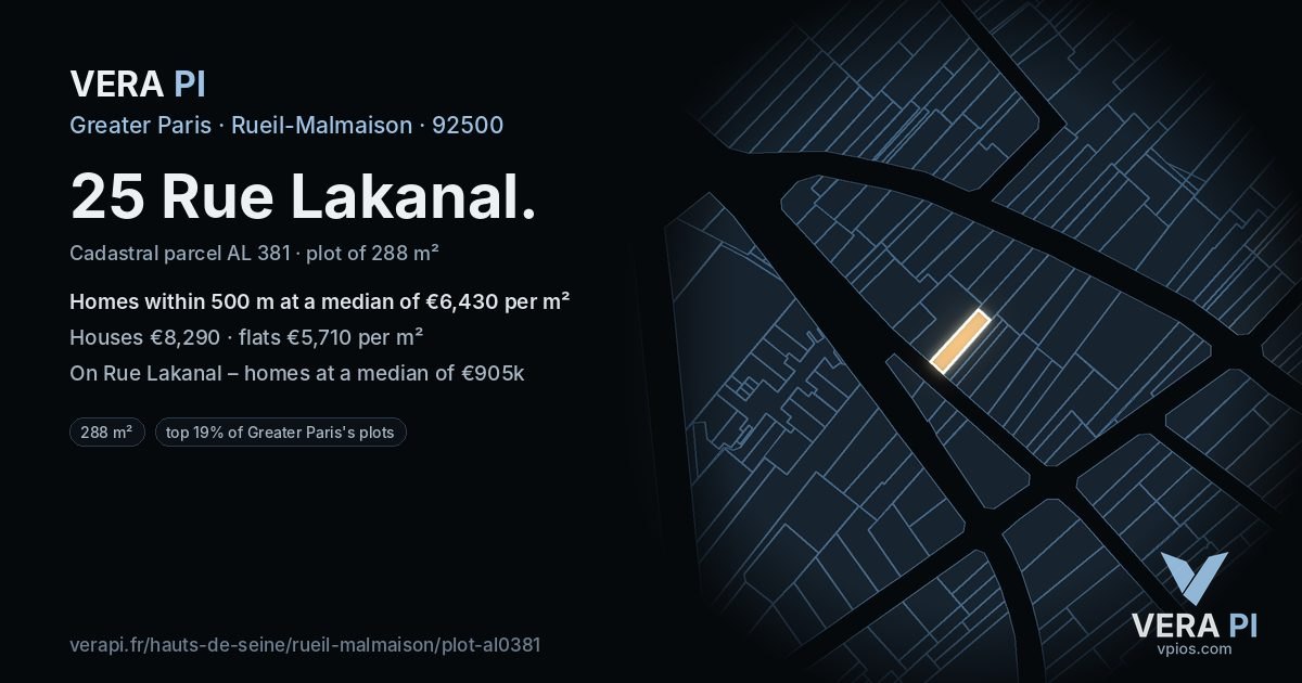 25 Rue Lakanal, Rueil-Malmaison at night – the plot lit, the parcels around coloured by the prices near them