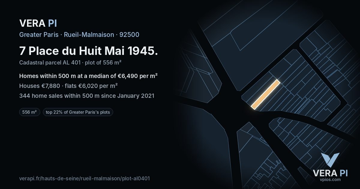 7 Place du Huit Mai 1945, Rueil-Malmaison at night – the plot lit, the parcels around coloured by the prices near them