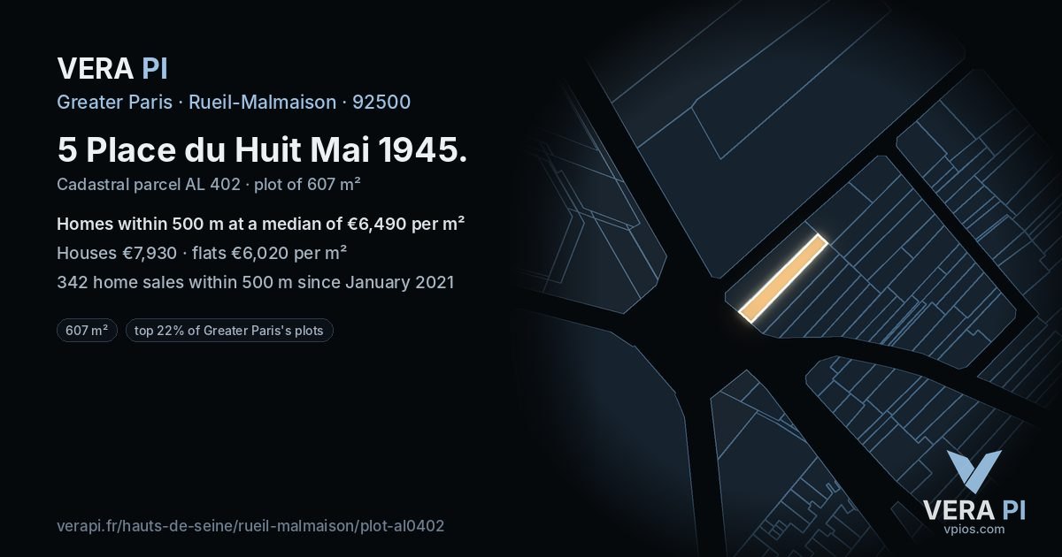 5 Place du Huit Mai 1945, Rueil-Malmaison at night – the plot lit, the parcels around coloured by the prices near them