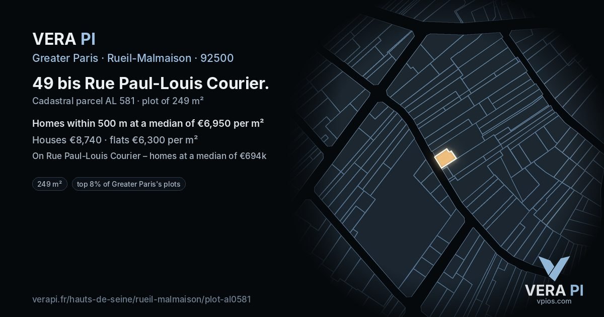 49 bis Rue Paul-Louis Courier, Rueil-Malmaison at night – the plot lit, the parcels around coloured by the prices near them
