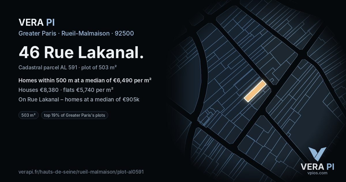 46 Rue Lakanal, Rueil-Malmaison at night – the plot lit, the parcels around coloured by the prices near them