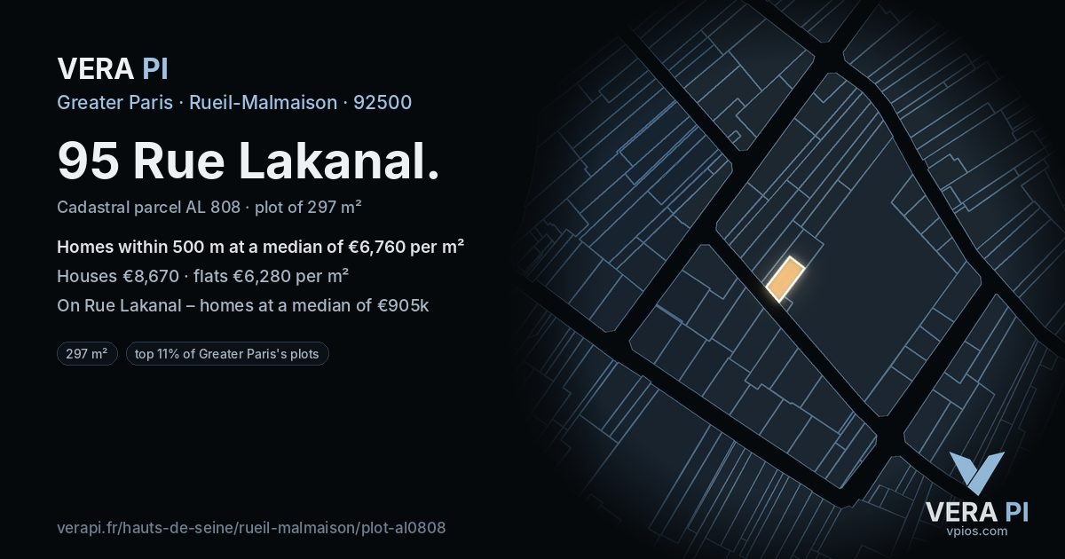 95 Rue Lakanal, Rueil-Malmaison at night – the plot lit, the parcels around coloured by the prices near them