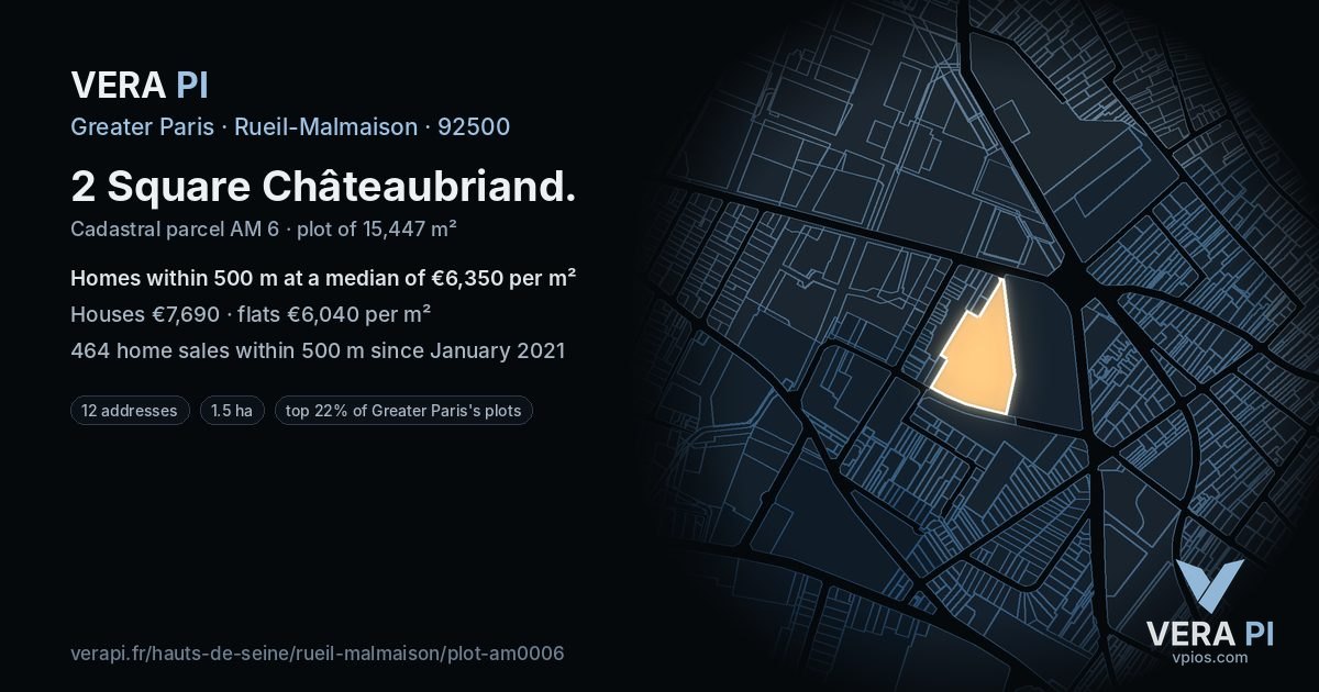 2 Square Châteaubriand, Rueil-Malmaison at night – the plot lit, the parcels around coloured by the prices near them