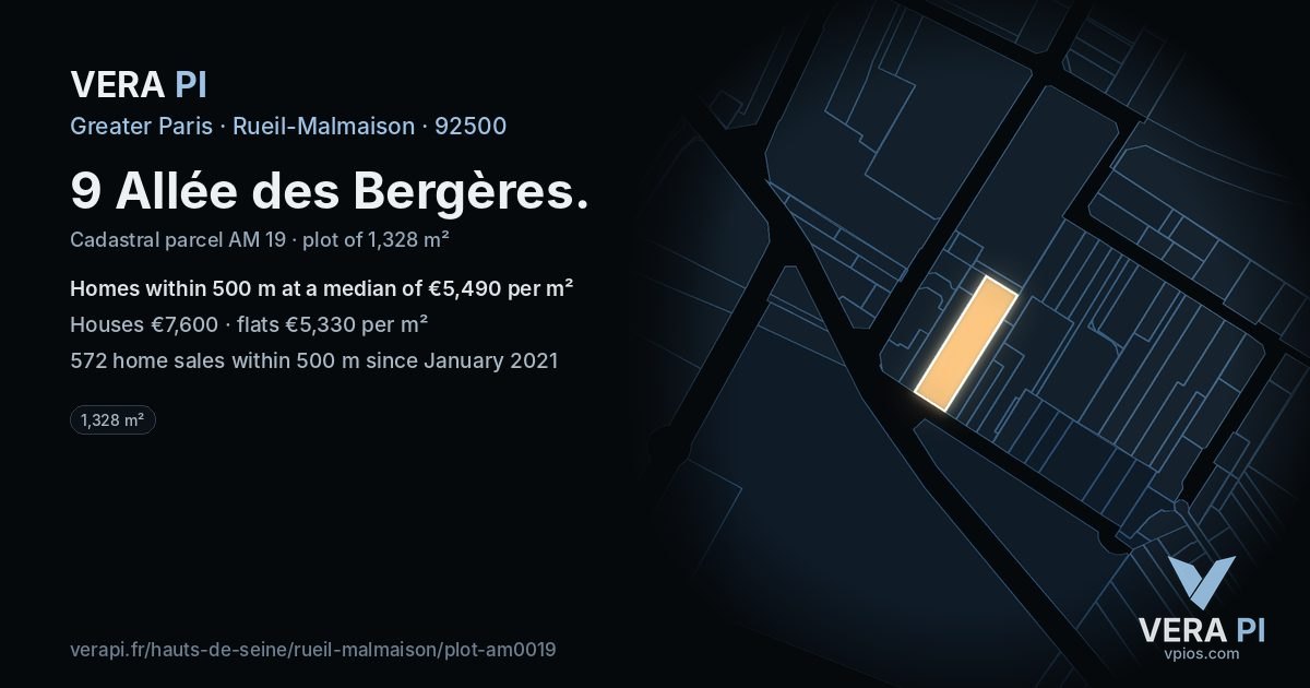 9 Allée des Bergères, Rueil-Malmaison at night – the plot lit, the parcels around coloured by the prices near them