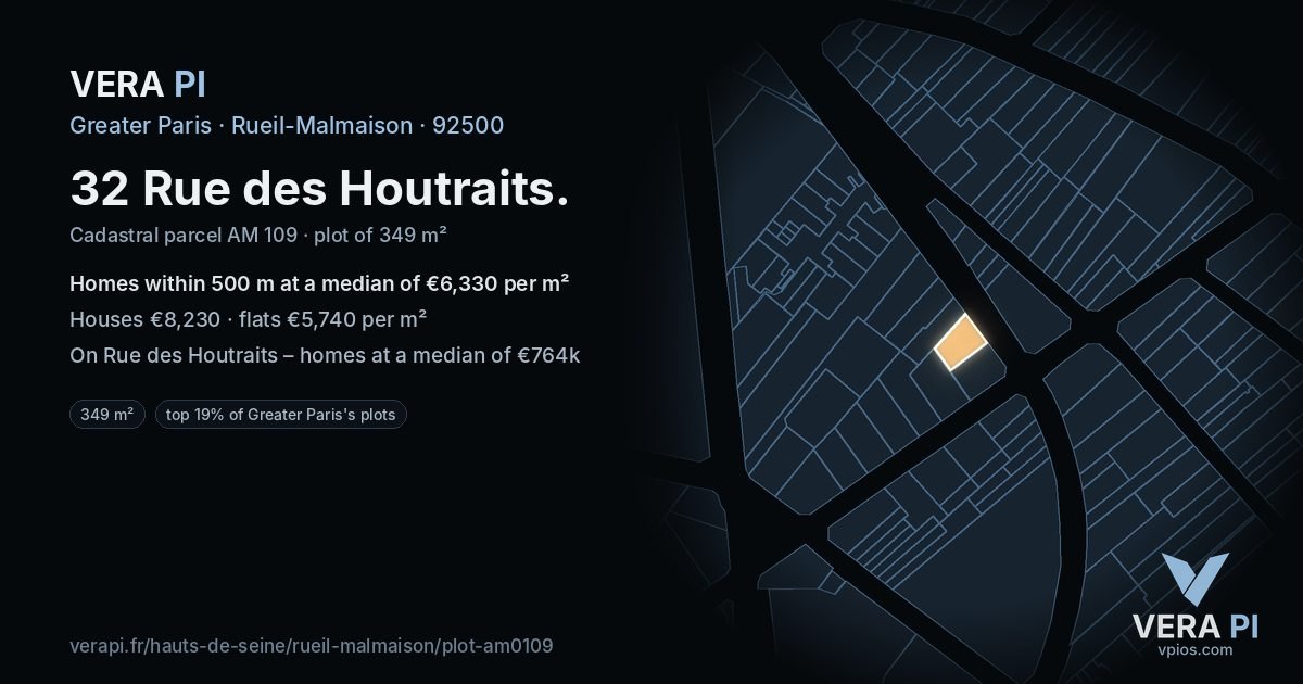 32 Rue des Houtraits, Rueil-Malmaison at night – the plot lit, the parcels around coloured by the prices near them