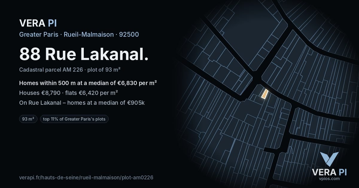 88 Rue Lakanal, Rueil-Malmaison at night – the plot lit, the parcels around coloured by the prices near them