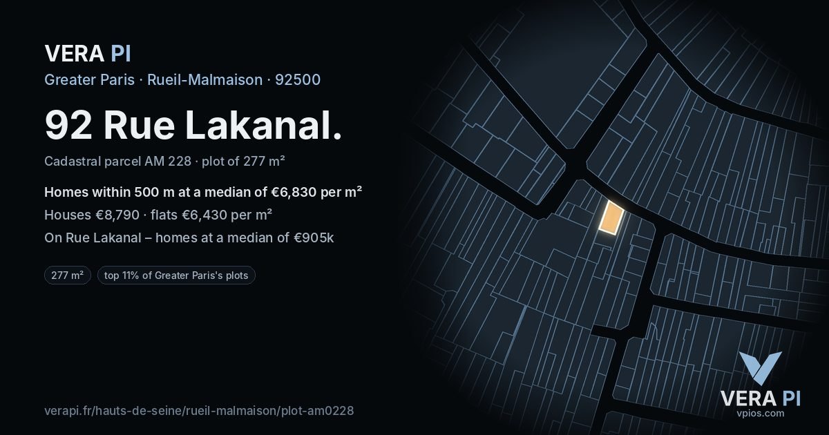 92 Rue Lakanal, Rueil-Malmaison at night – the plot lit, the parcels around coloured by the prices near them
