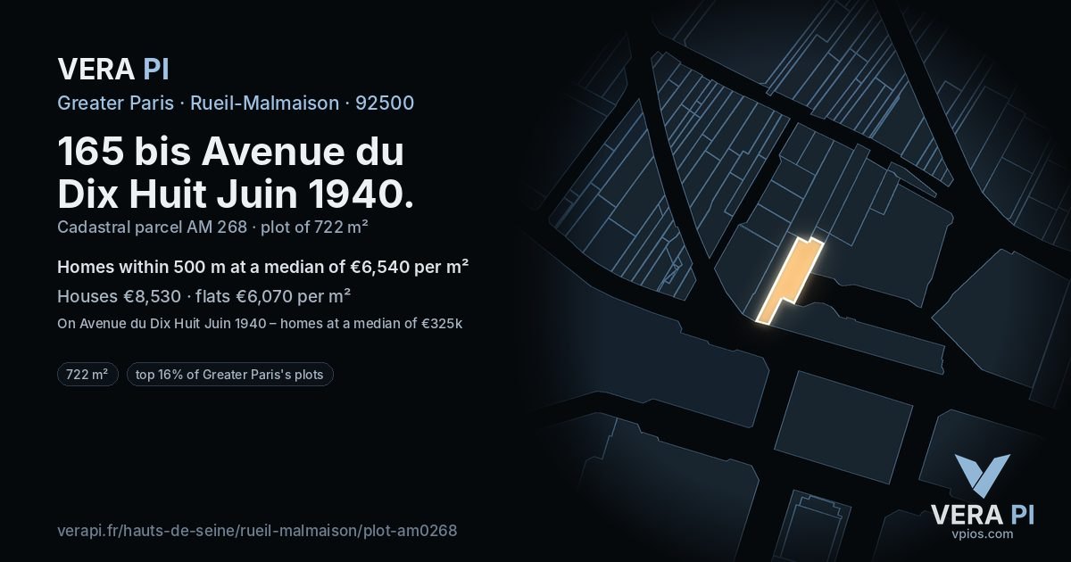 165 bis Avenue du Dix Huit Juin 1940, Rueil-Malmaison at night – the plot lit, the parcels around coloured by the prices near them