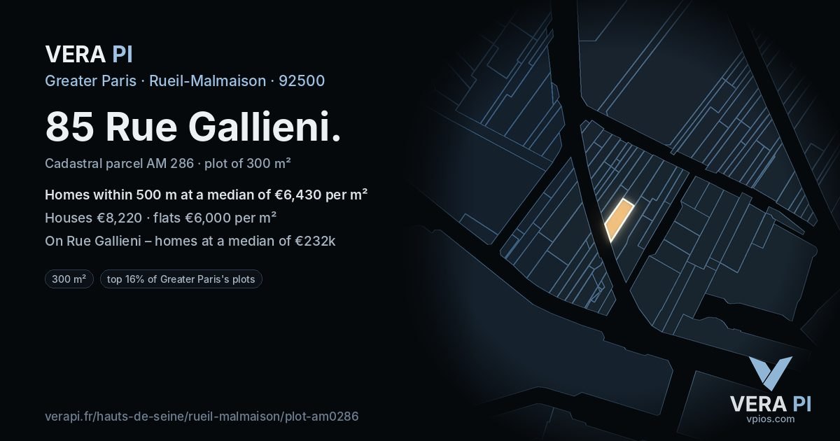 85 Rue Gallieni, Rueil-Malmaison at night – the plot lit, the parcels around coloured by the prices near them