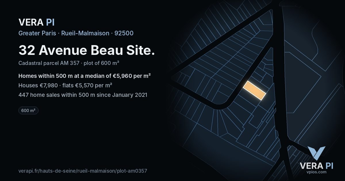 32 Avenue Beau Site, Rueil-Malmaison at night – the plot lit, the parcels around coloured by the prices near them