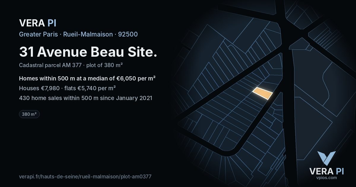 31 Avenue Beau Site, Rueil-Malmaison at night – the plot lit, the parcels around coloured by the prices near them