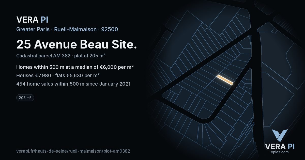25 Avenue Beau Site, Rueil-Malmaison at night – the plot lit, the parcels around coloured by the prices near them