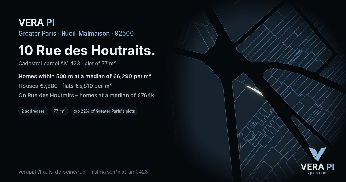 10 Rue des Houtraits, Rueil-Malmaison at night – the plot lit, the parcels around coloured by the prices near them