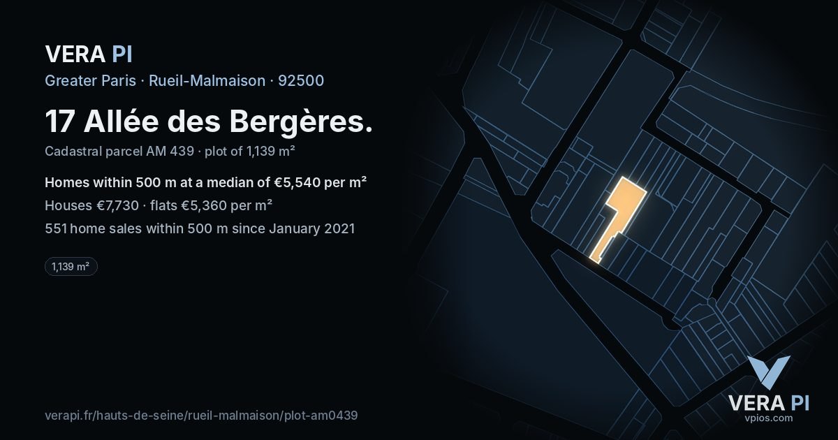 17 Allée des Bergères, Rueil-Malmaison at night – the plot lit, the parcels around coloured by the prices near them