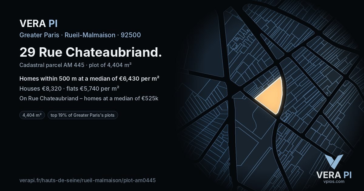 29 Rue Chateaubriand, Rueil-Malmaison at night – the plot lit, the parcels around coloured by the prices near them
