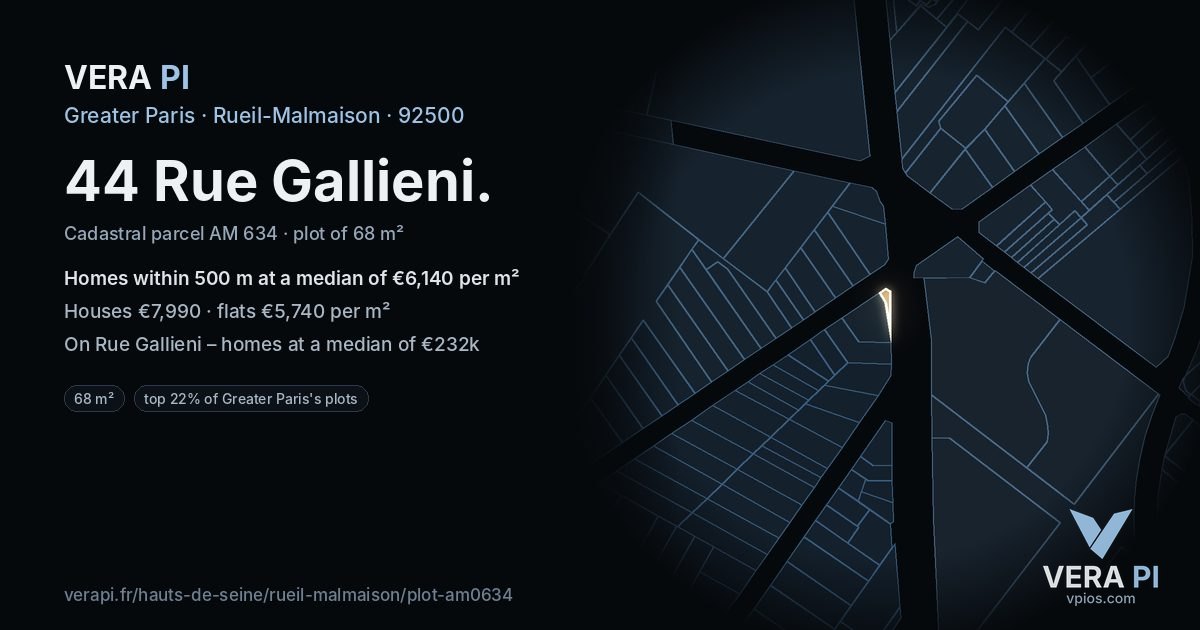 44 Rue Gallieni, Rueil-Malmaison at night – the plot lit, the parcels around coloured by the prices near them