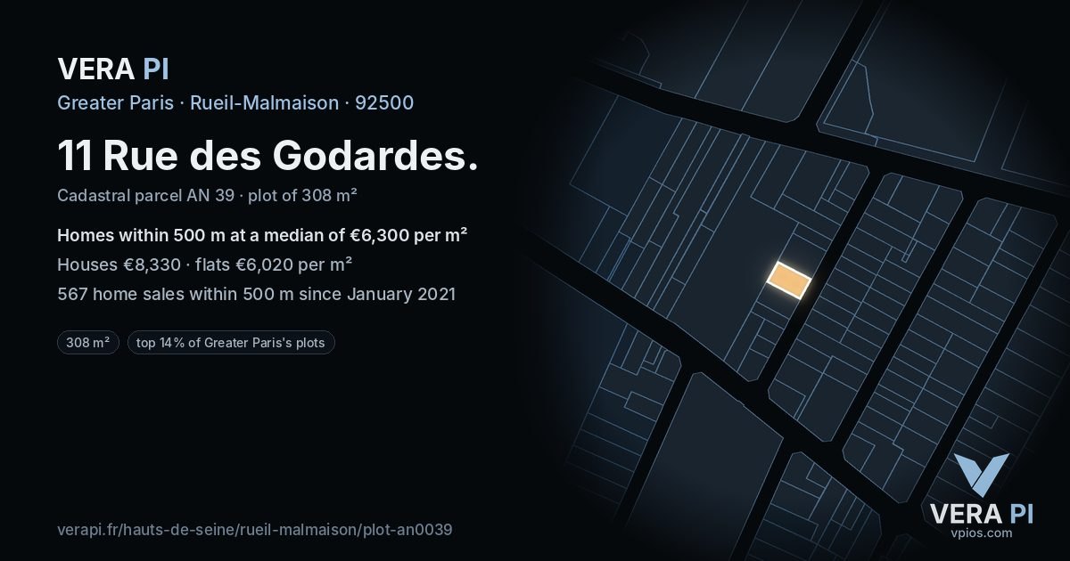 11 Rue des Godardes, Rueil-Malmaison at night – the plot lit, the parcels around coloured by the prices near them