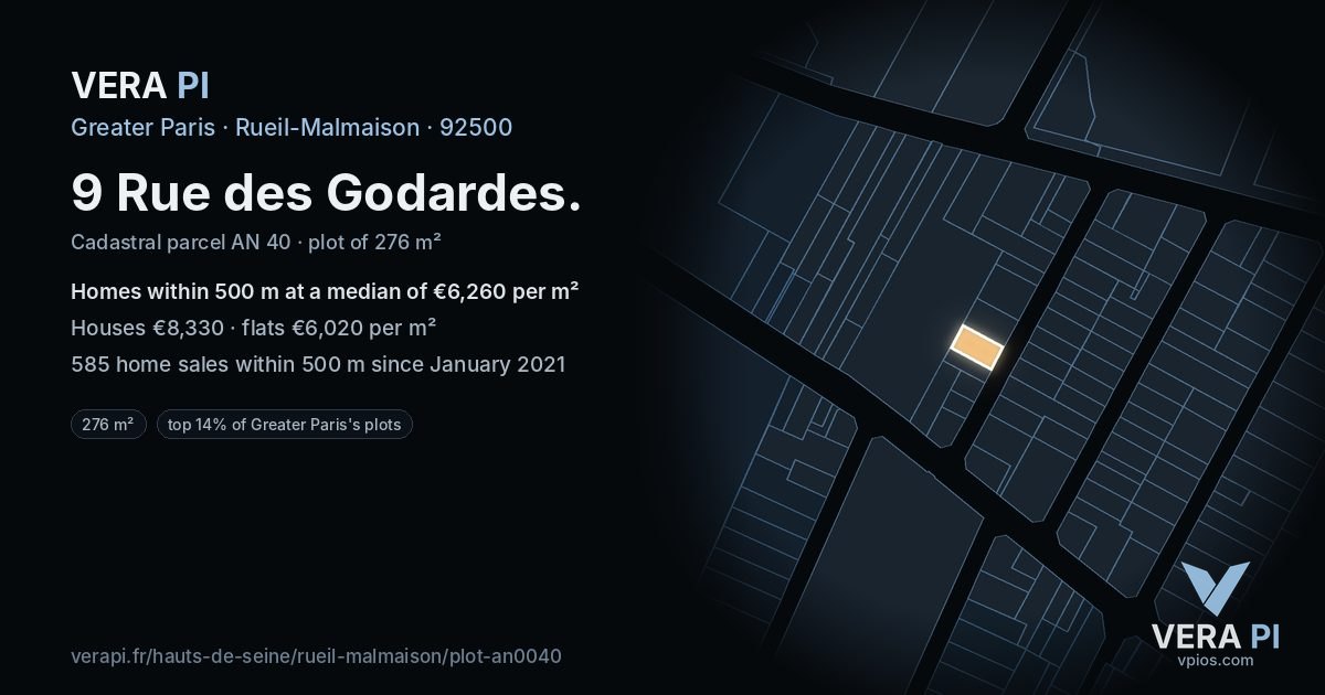 9 Rue des Godardes, Rueil-Malmaison at night – the plot lit, the parcels around coloured by the prices near them