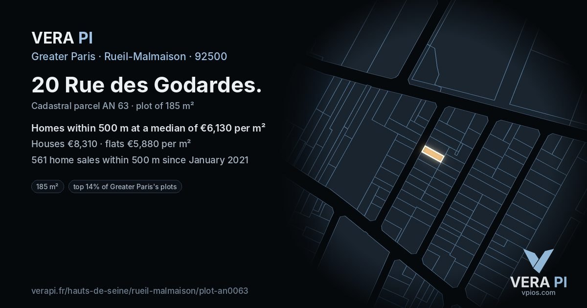 20 Rue des Godardes, Rueil-Malmaison at night – the plot lit, the parcels around coloured by the prices near them
