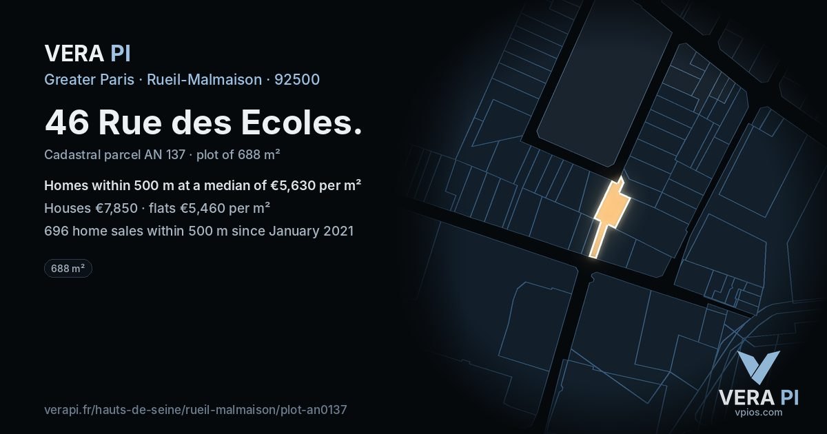 46 Rue des Ecoles, Rueil-Malmaison at night – the plot lit, the parcels around coloured by the prices near them