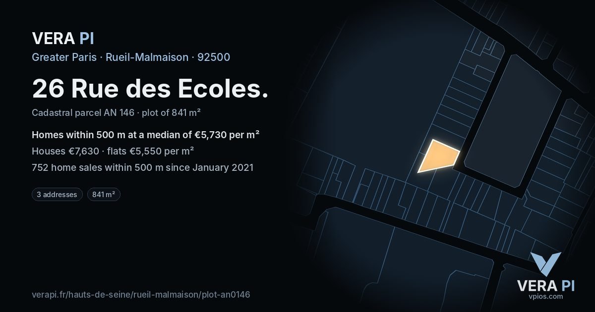 26 Rue des Ecoles, Rueil-Malmaison at night – the plot lit, the parcels around coloured by the prices near them