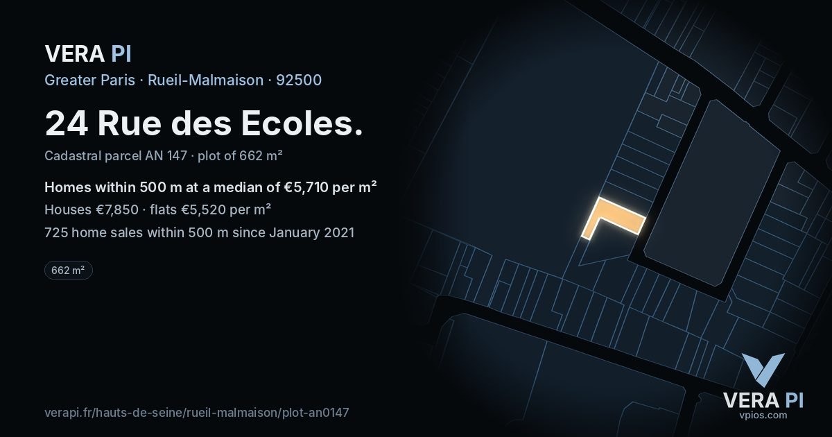 24 Rue des Ecoles, Rueil-Malmaison at night – the plot lit, the parcels around coloured by the prices near them