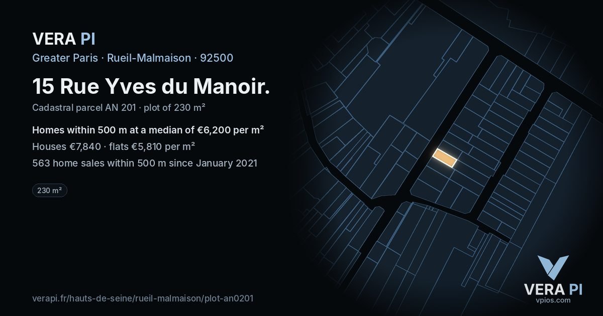 15 Rue Yves du Manoir, Rueil-Malmaison at night – the plot lit, the parcels around coloured by the prices near them