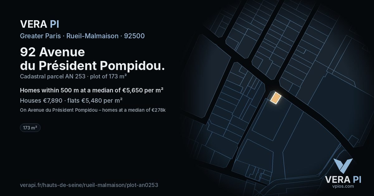 92 Avenue du Président Pompidou, Rueil-Malmaison at night – the plot lit, the parcels around coloured by the prices near them