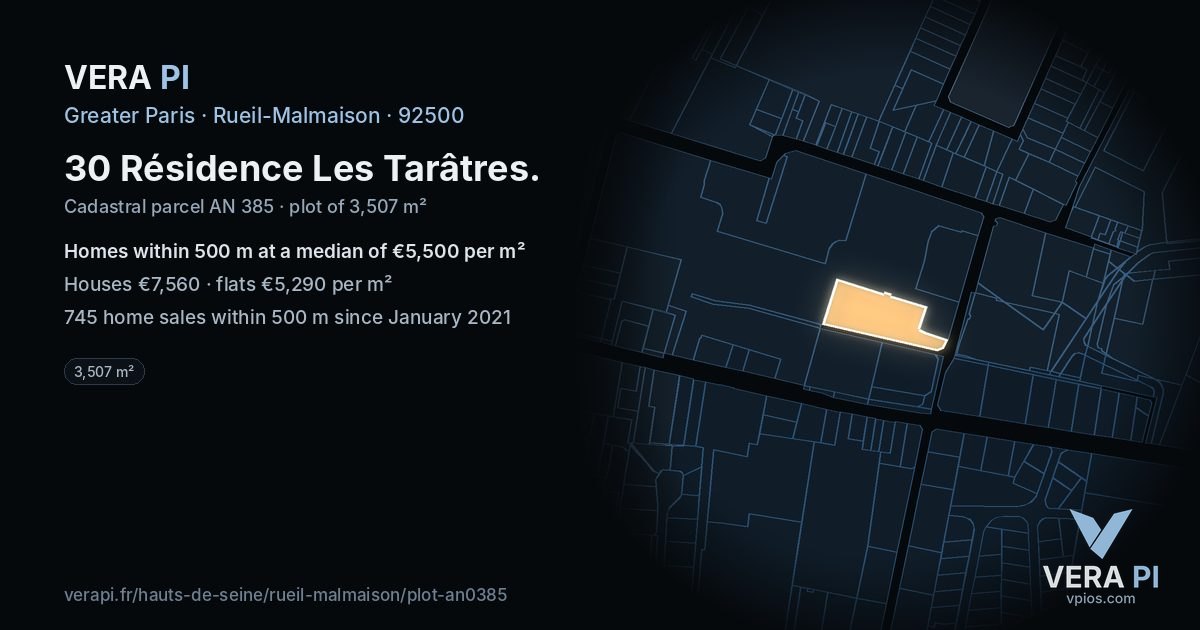 30 Résidence Les Tarâtres, Rueil-Malmaison at night – the plot lit, the parcels around coloured by the prices near them
