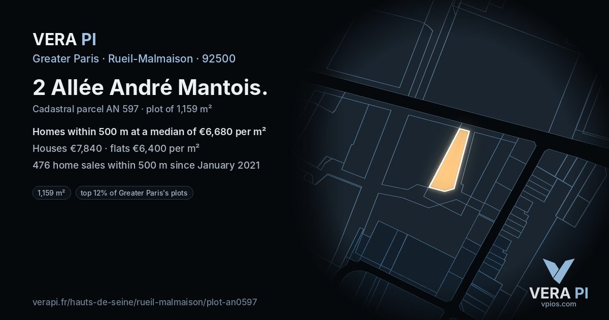 2 Allée André Mantois, Rueil-Malmaison at night – the plot lit, the parcels around coloured by the prices near them