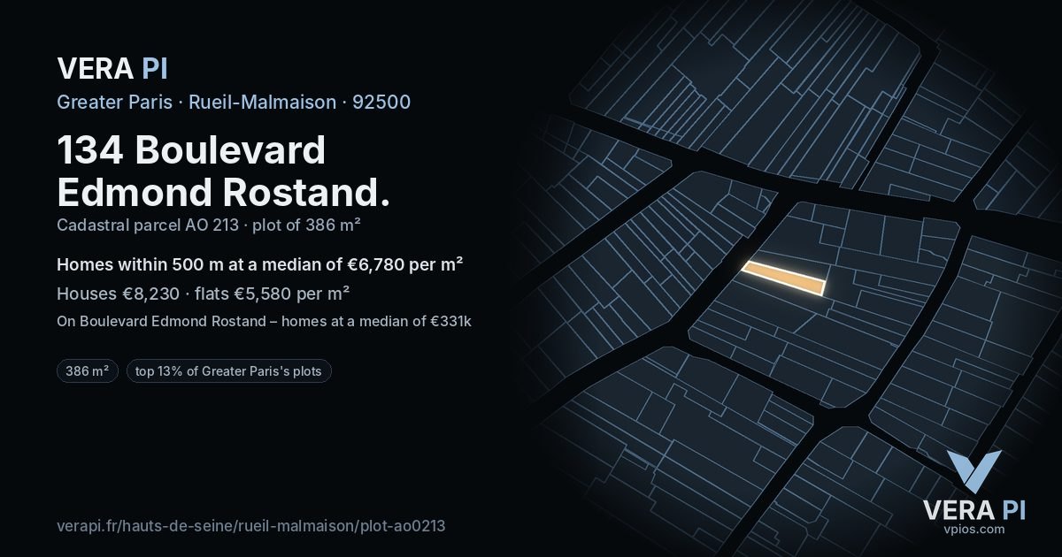 134 Boulevard Edmond Rostand, Rueil-Malmaison at night – the plot lit, the parcels around coloured by the prices near them
