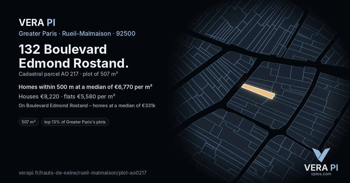 132 Boulevard Edmond Rostand, Rueil-Malmaison at night – the plot lit, the parcels around coloured by the prices near them