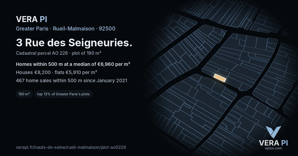 3 Rue des Seigneuries, Rueil-Malmaison at night – the plot lit, the parcels around coloured by the prices near them
