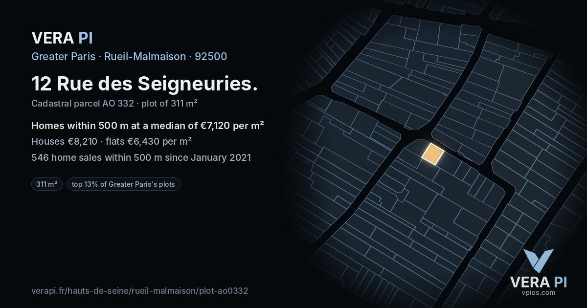 12 Rue des Seigneuries, Rueil-Malmaison at night – the plot lit, the parcels around coloured by the prices near them