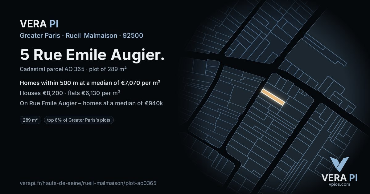 5 Rue Emile Augier, Rueil-Malmaison at night – the plot lit, the parcels around coloured by the prices near them