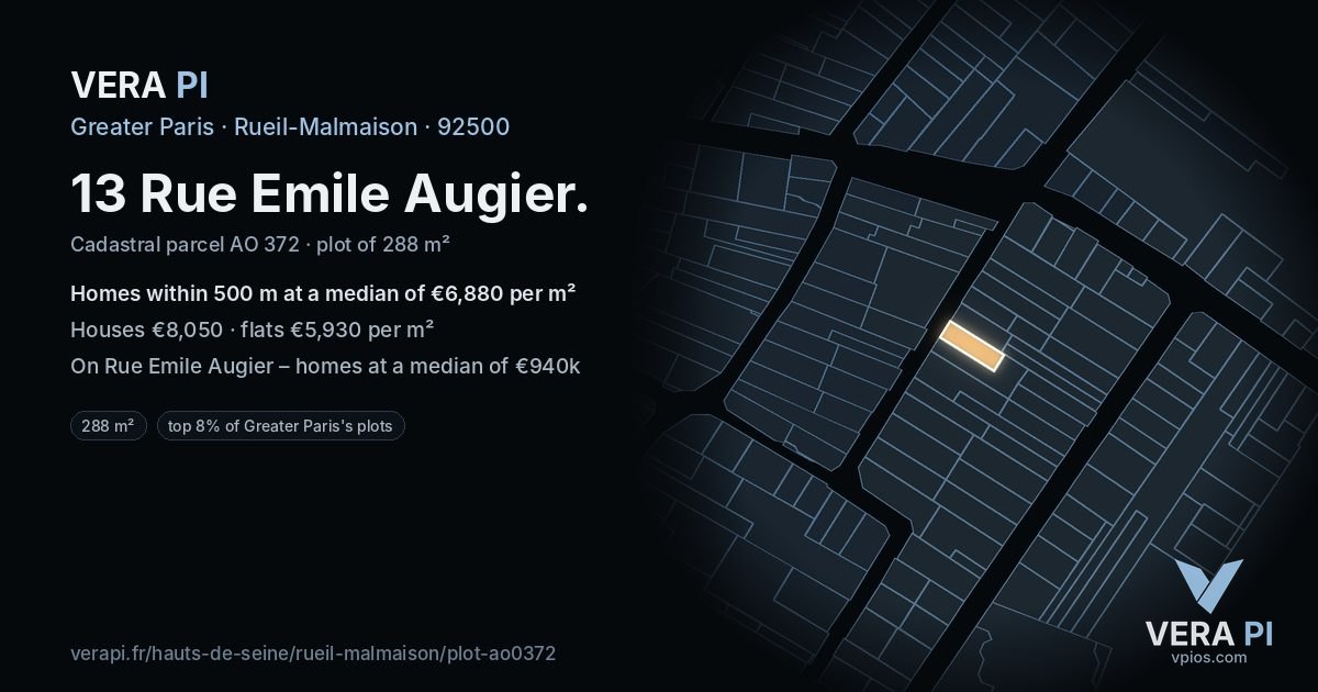 13 Rue Emile Augier, Rueil-Malmaison at night – the plot lit, the parcels around coloured by the prices near them