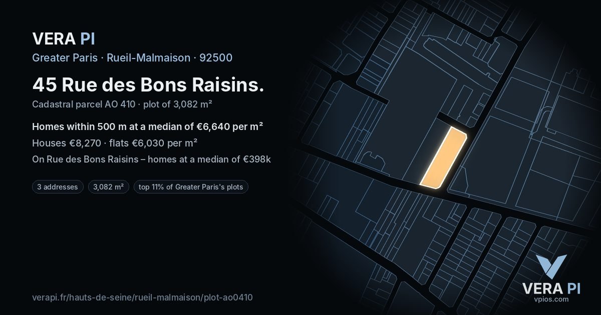45 Rue des Bons Raisins, Rueil-Malmaison at night – the plot lit, the parcels around coloured by the prices near them