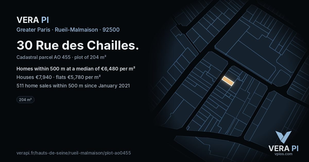 30 Rue des Chailles, Rueil-Malmaison at night – the plot lit, the parcels around coloured by the prices near them