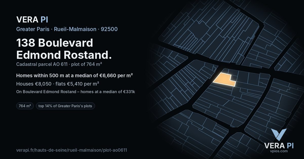 138 Boulevard Edmond Rostand, Rueil-Malmaison at night – the plot lit, the parcels around coloured by the prices near them