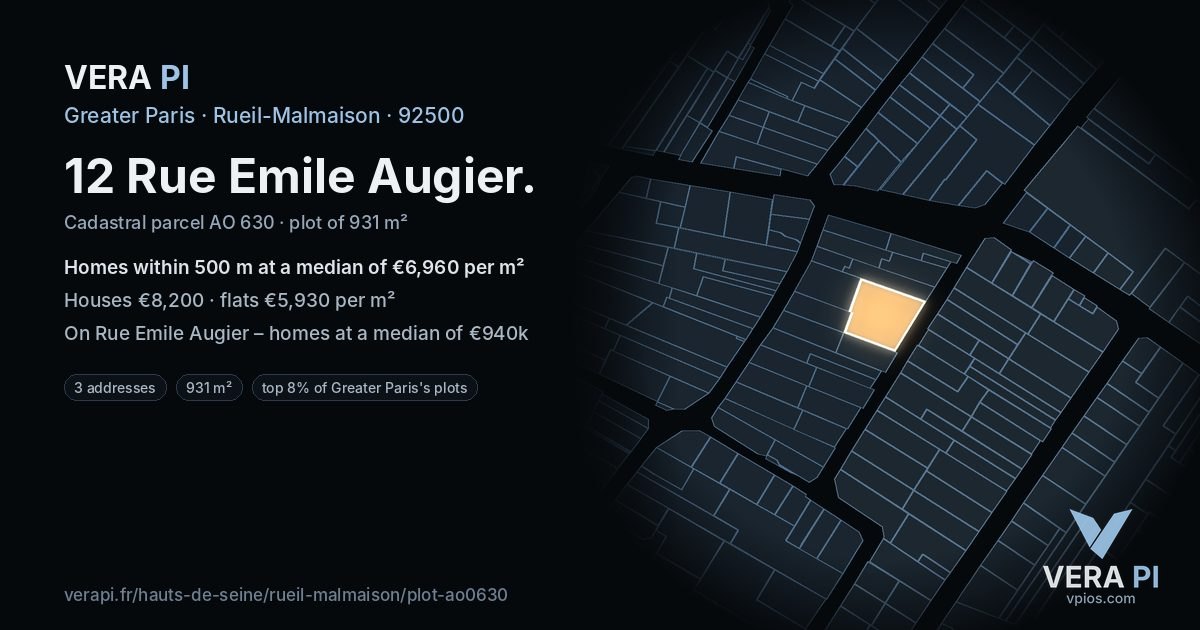 12 Rue Emile Augier, Rueil-Malmaison at night – the plot lit, the parcels around coloured by the prices near them