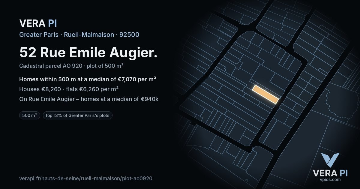 52 Rue Emile Augier, Rueil-Malmaison at night – the plot lit, the parcels around coloured by the prices near them