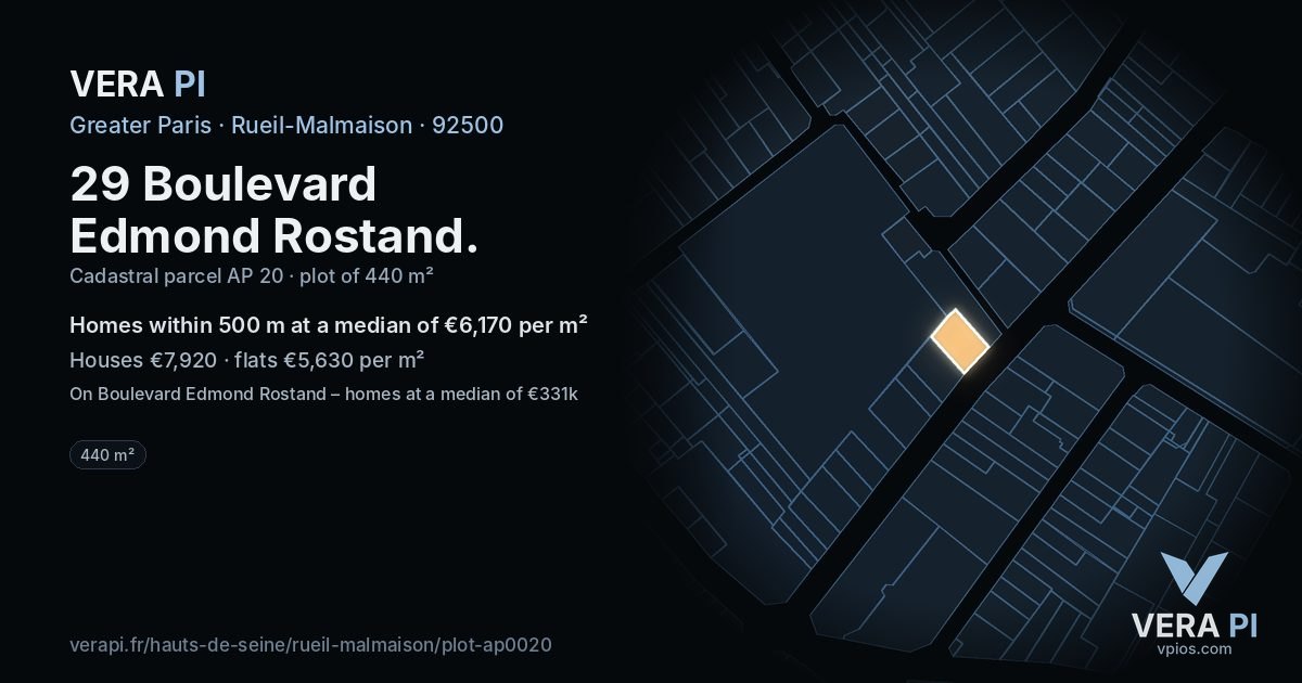 29 Boulevard Edmond Rostand, Rueil-Malmaison at night – the plot lit, the parcels around coloured by the prices near them