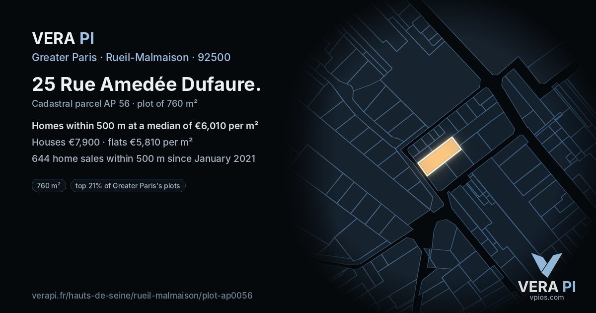 25 Rue Amedée Dufaure, Rueil-Malmaison at night – the plot lit, the parcels around coloured by the prices near them