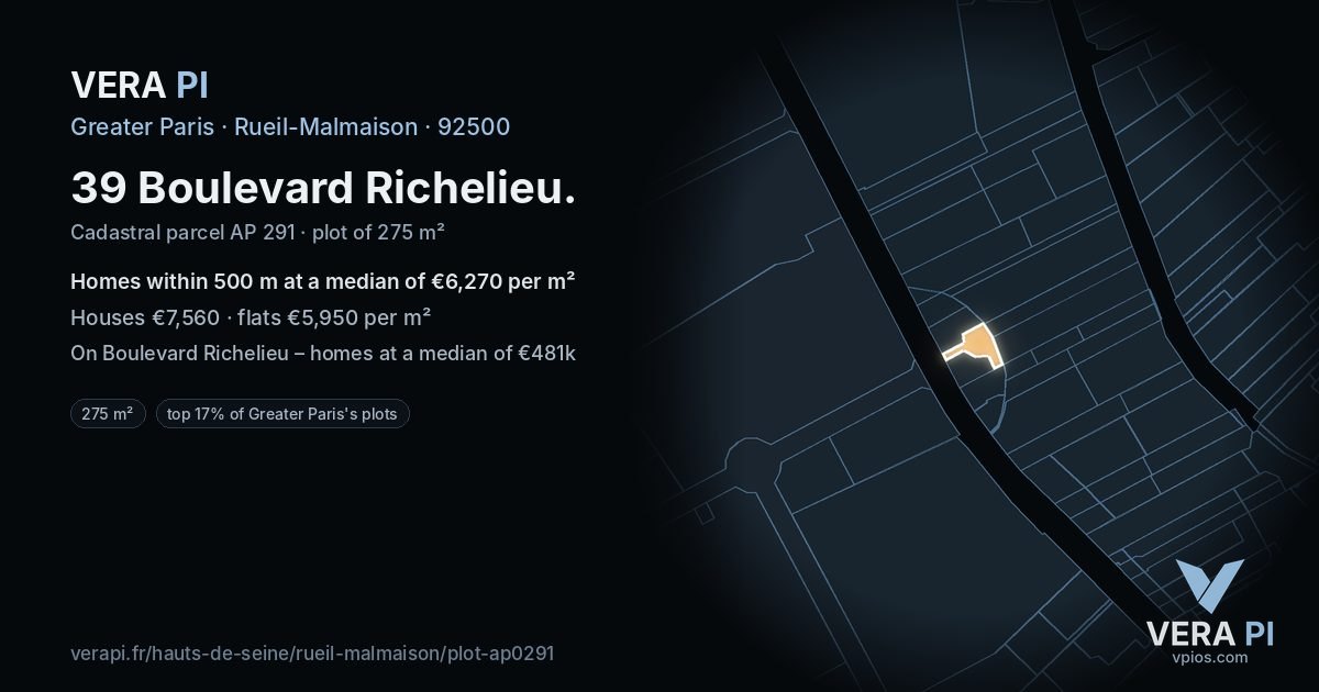 39 Boulevard Richelieu, Rueil-Malmaison at night – the plot lit, the parcels around coloured by the prices near them